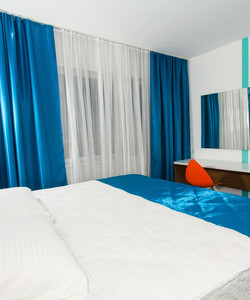 玛可斯客房全球天宇酒店酒店图片