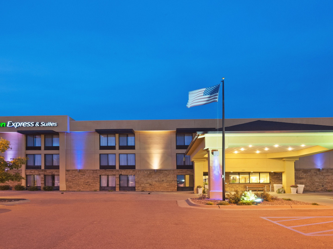 Holiday Inn Express & Suites Colby by IHG主图
