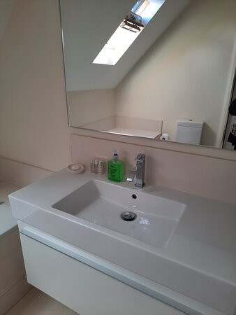 One Holyrood Boutique Hotel主图