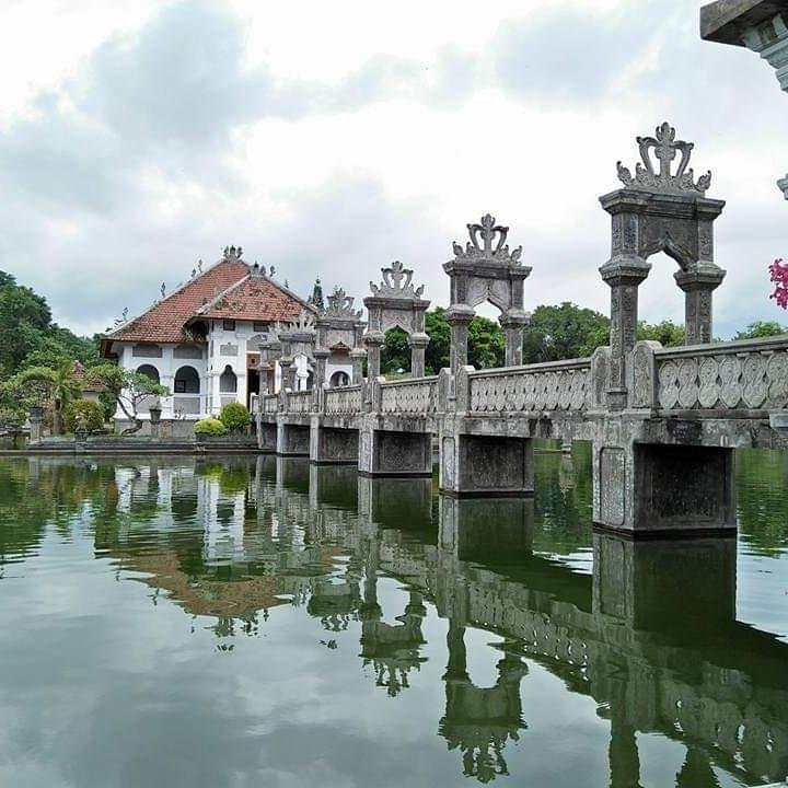 Parigi Waterfall景点图片