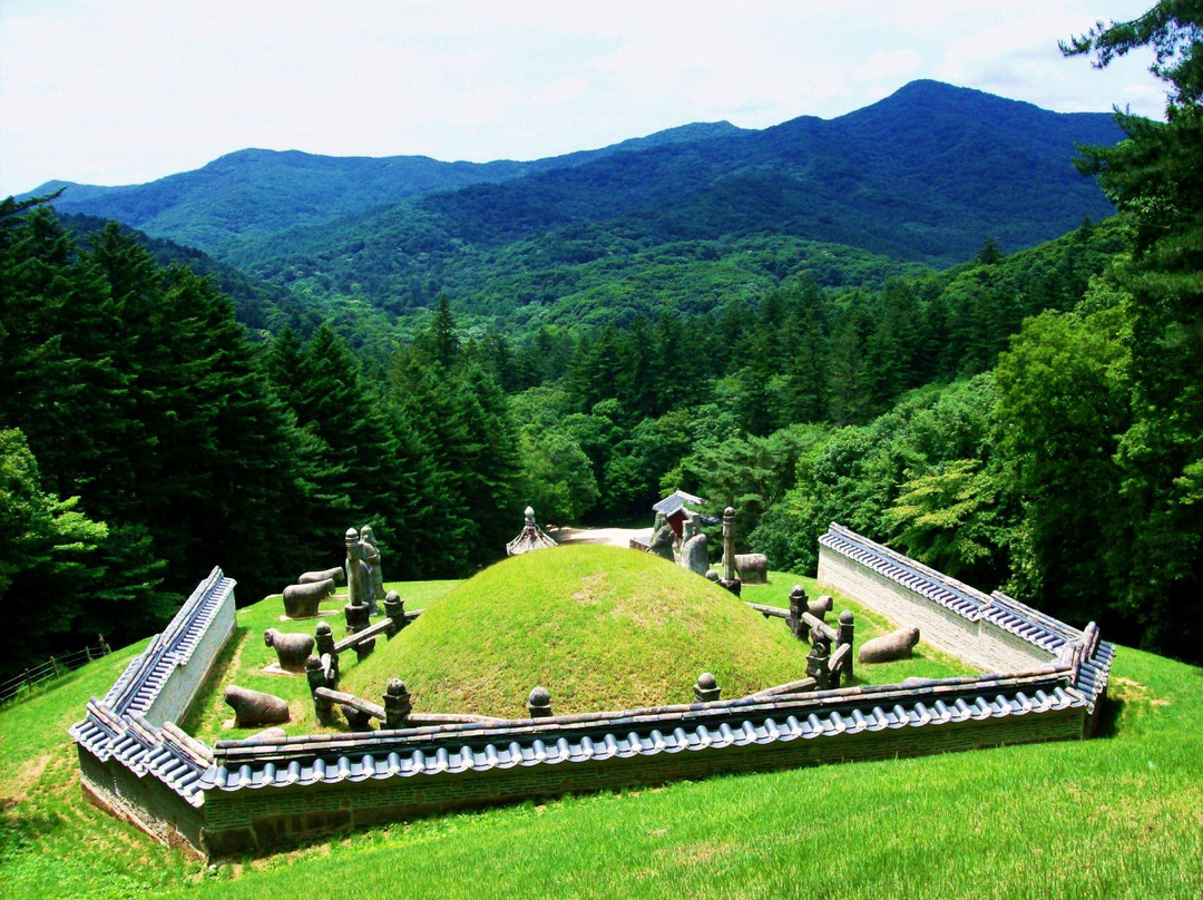 南杨州市旅游景点-Gwangneung Royal Tombs