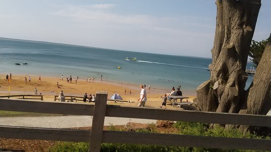 Cowes Beach景点图片