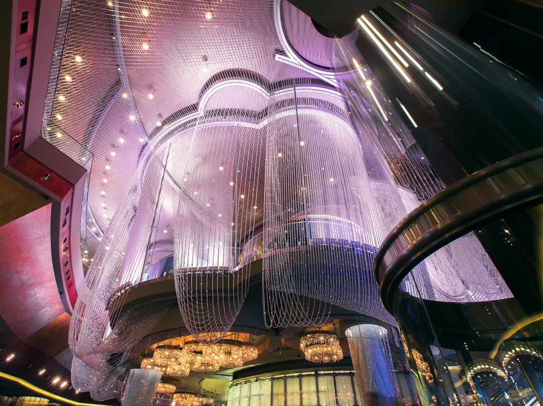 The Chandelier-Paradise必去景点