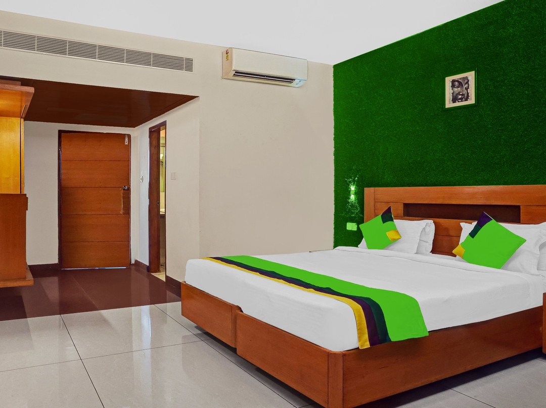 Treebo Trend Hotel Arka Kakinaad