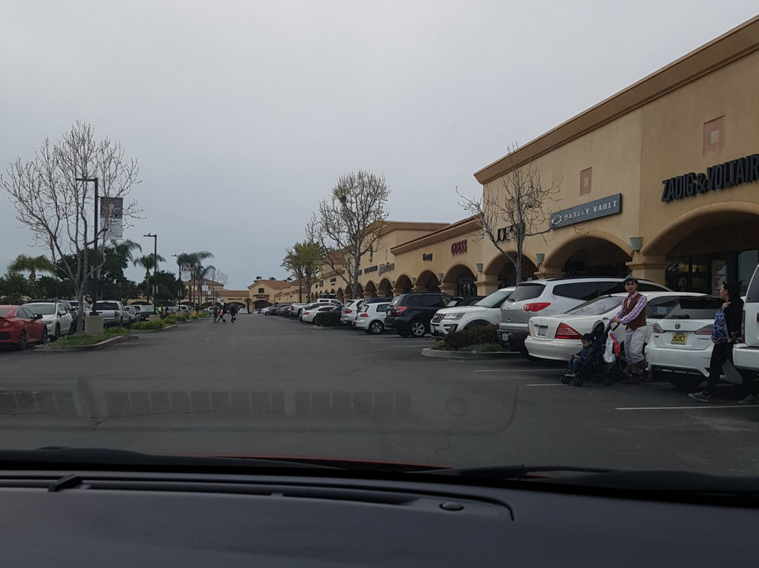 卡马里奥名牌折扣中心-卡马里奥必去景点