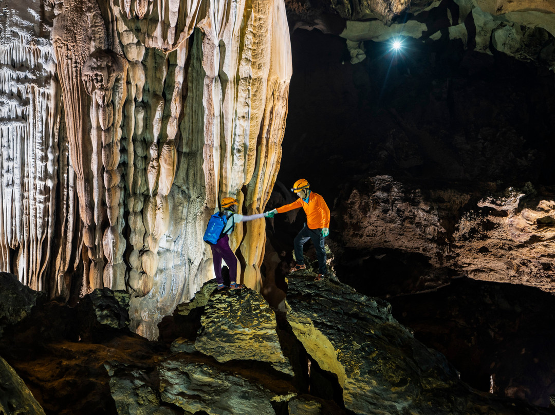 Cha Loi Cave景点图片