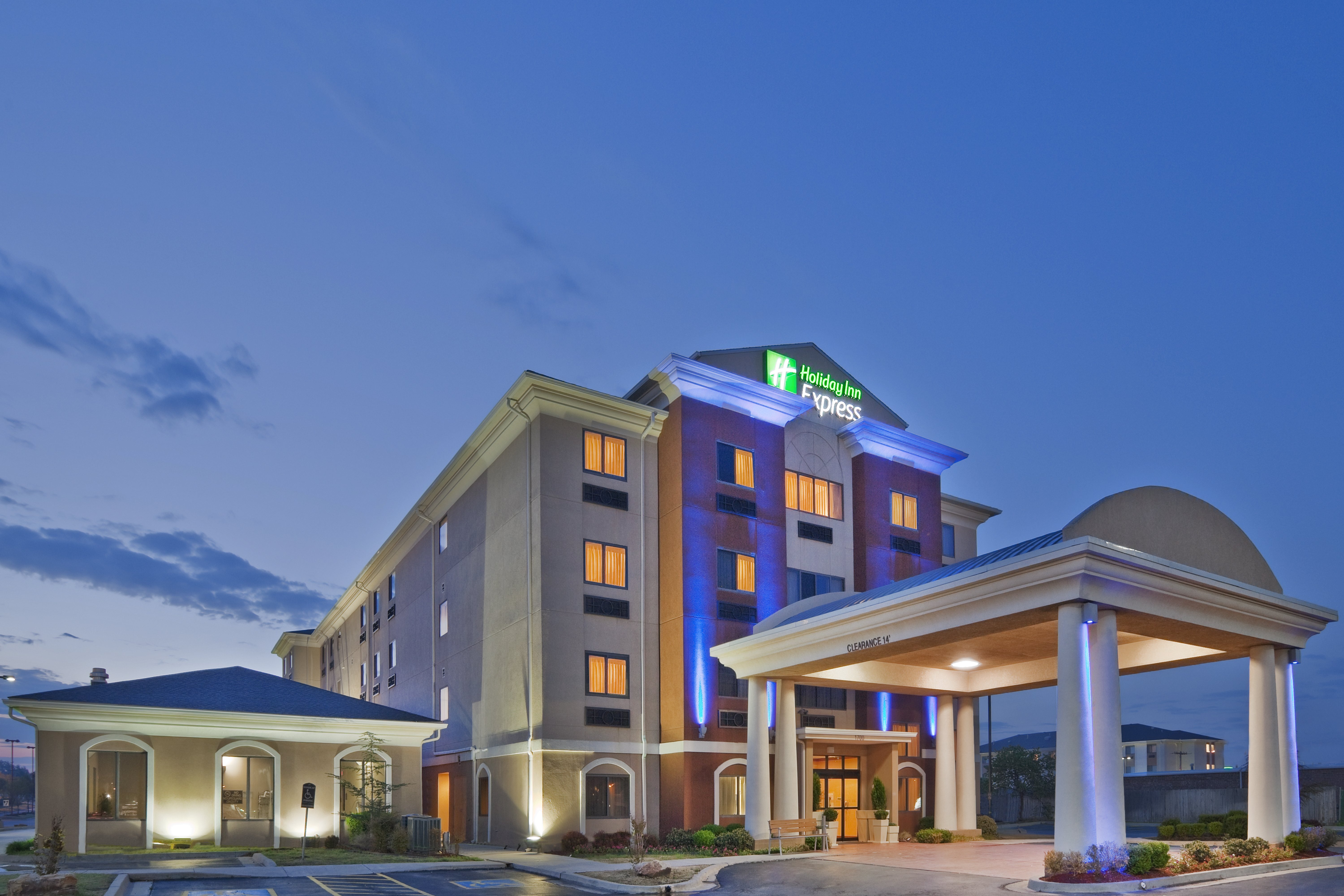 Holiday Inn Express & Suites Midwest City by IHG-官方