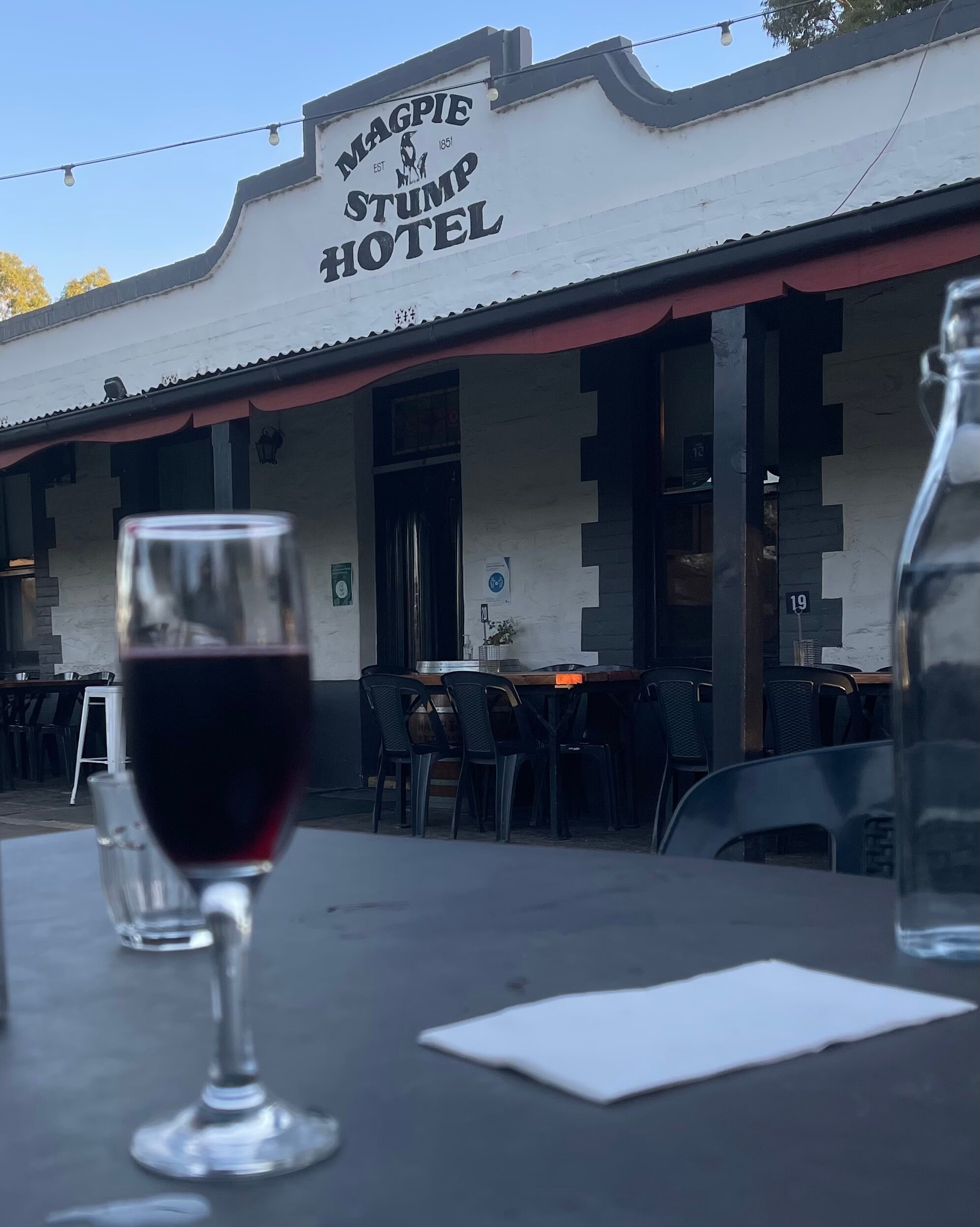 Magpie and Stump Hotel-浴室