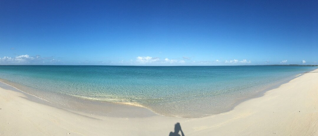 Rollezz Villas Beach Resort主图