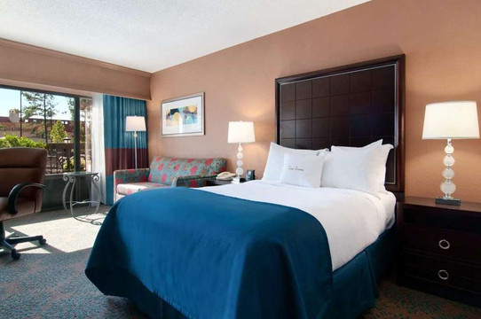 DoubleTree by Hilton Hotel Columbus主图