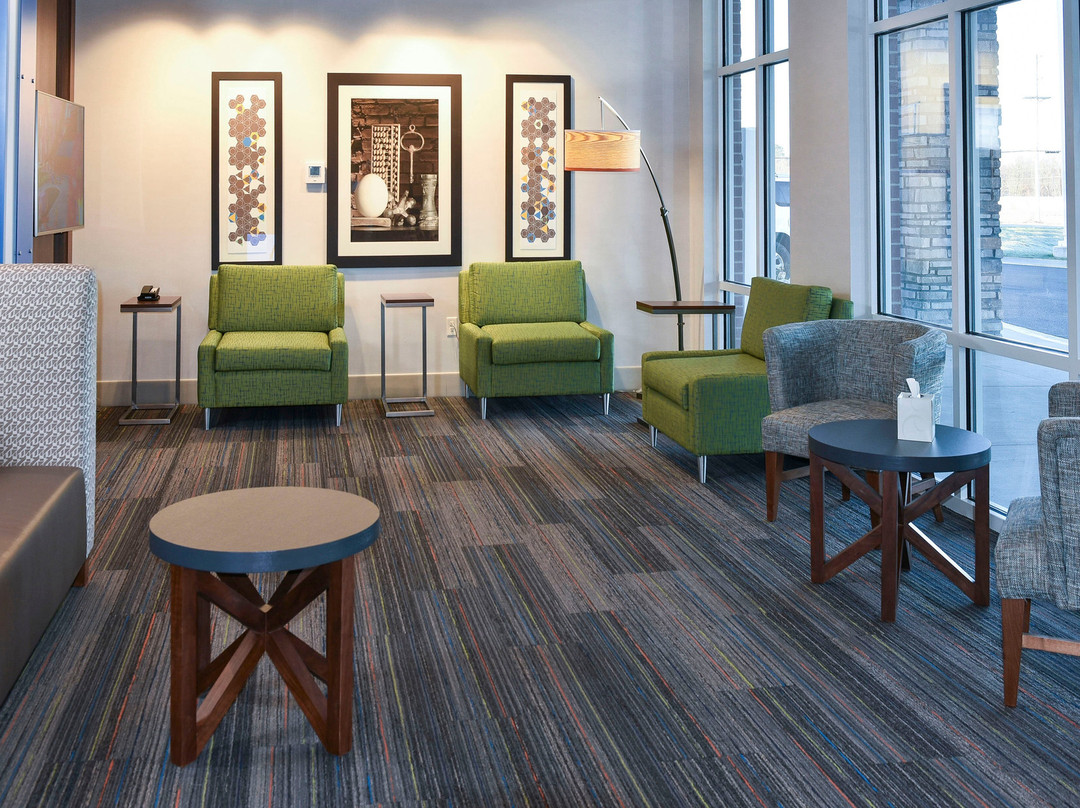 Holiday Inn Express & Suites Madisonville By IHG主图