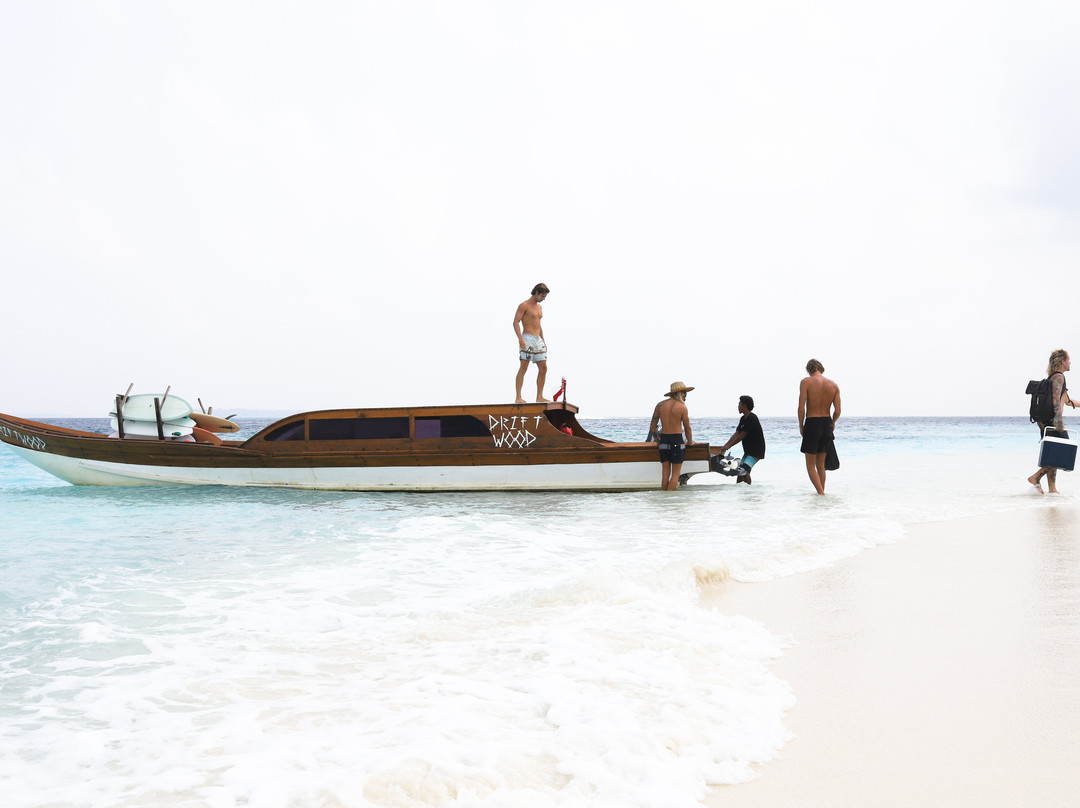 Driftwood Mentawai Surf Resort主图