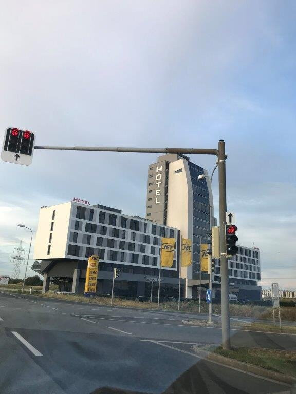 Pannonia Tower Hotel Parndorf主图