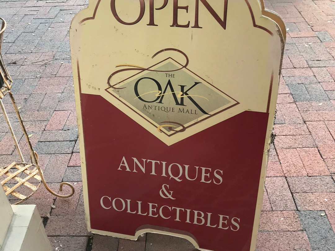 The Oak Collectables and Antiques (Antique Mall)景点图片
