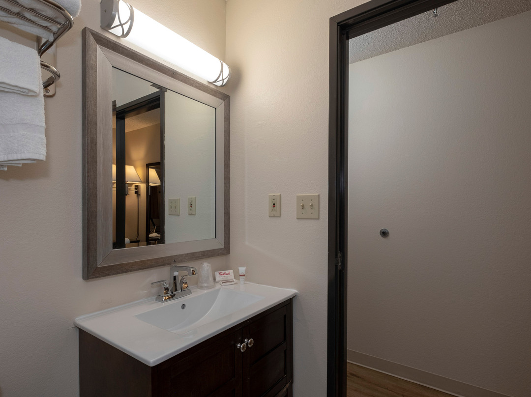 Red Roof Inn Greensburg主图