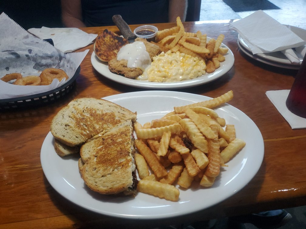 Brewsters Neighborhood Grill