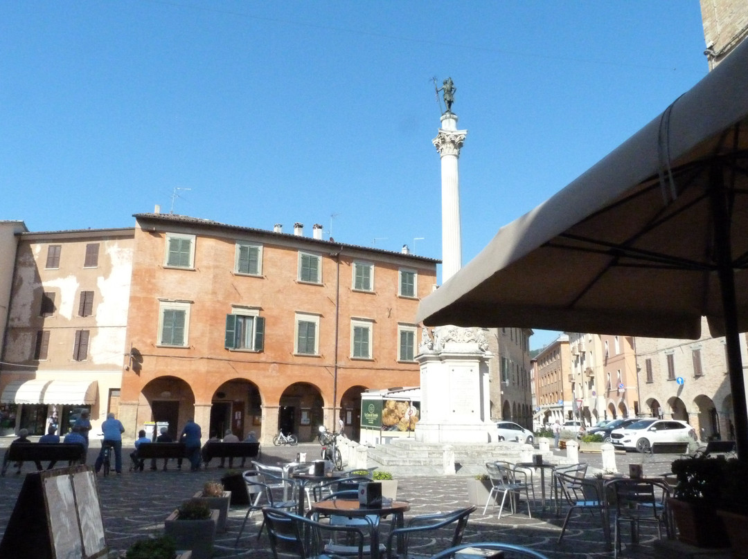 Obelisco di Piazza San Cristoforo-Urbania必去景点