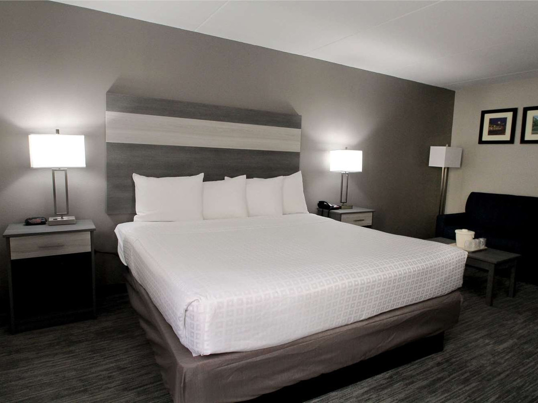 拉法叶贝蒙特套房酒店主图