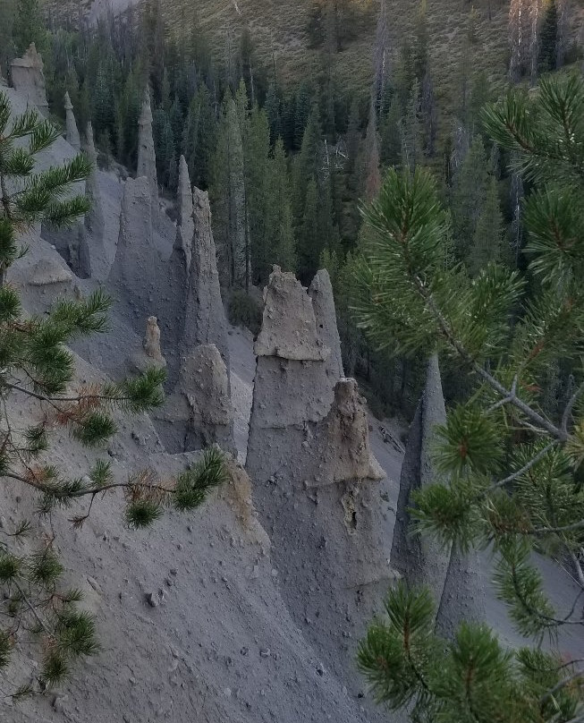 Pinnacles Overlook Hike景点图片