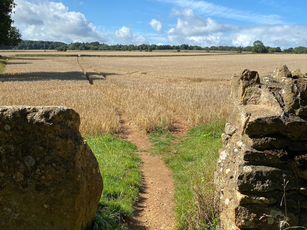 Walk to Broadway Tower-奇平卡姆登必去景点