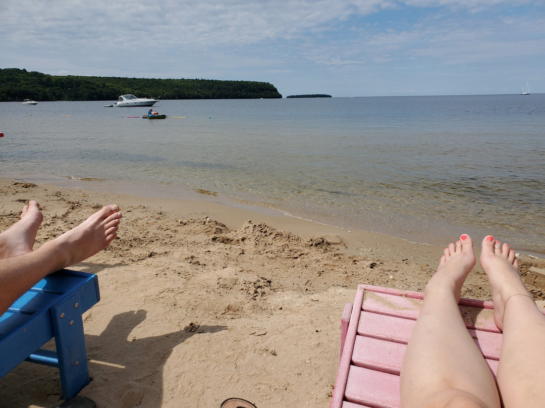 Bay Breeze Resort主图