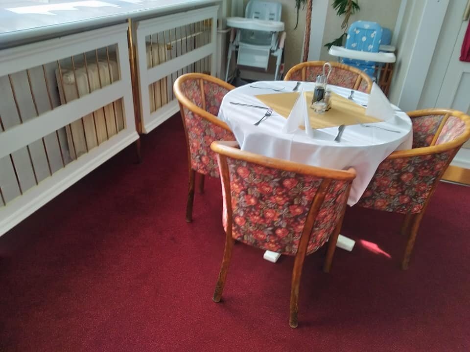 Central Wellness Hotel-餐饮