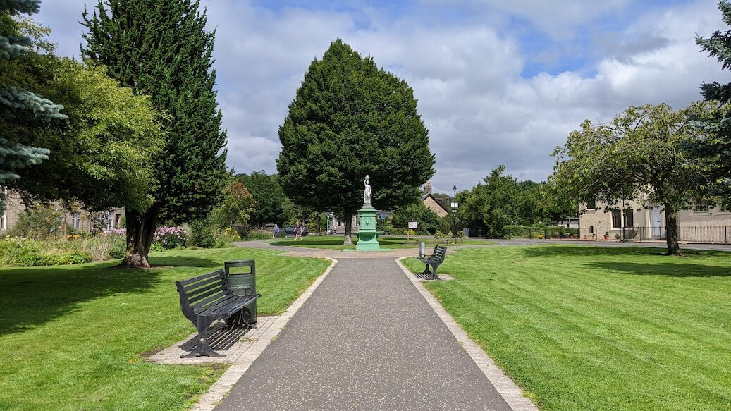 Burngreen Park Fountain景点图片
