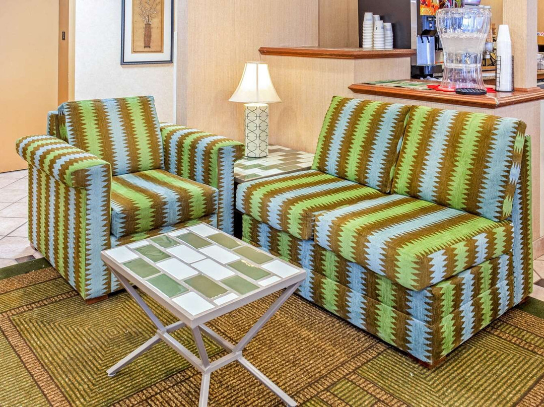 La Quinta Inn by Wyndham Milwaukee Airport / Oak Creek主图