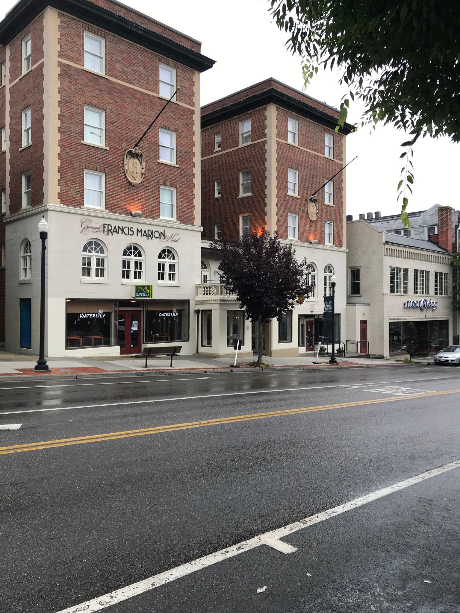 General Francis Marion Hotel-浴室