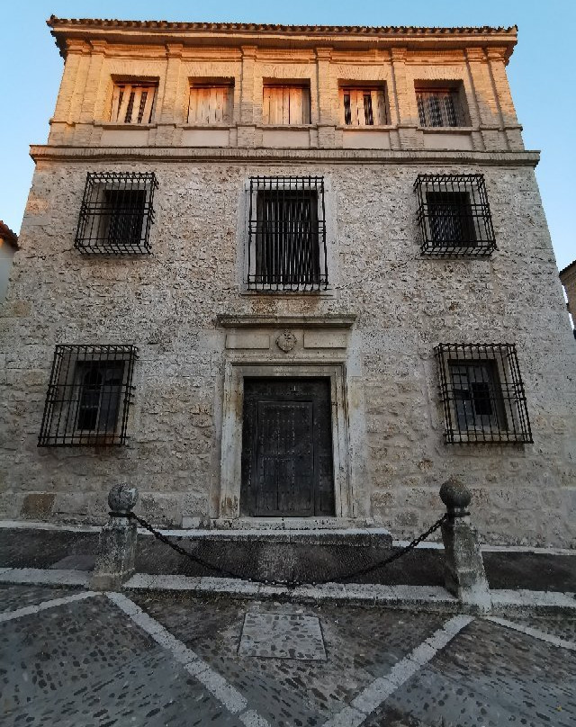 Casa de la Cadena-钦琼必去景点