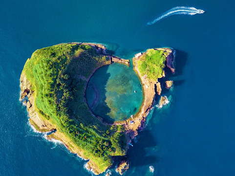 Book Taxi Barcelona-蓬塔德尔加达必去景点