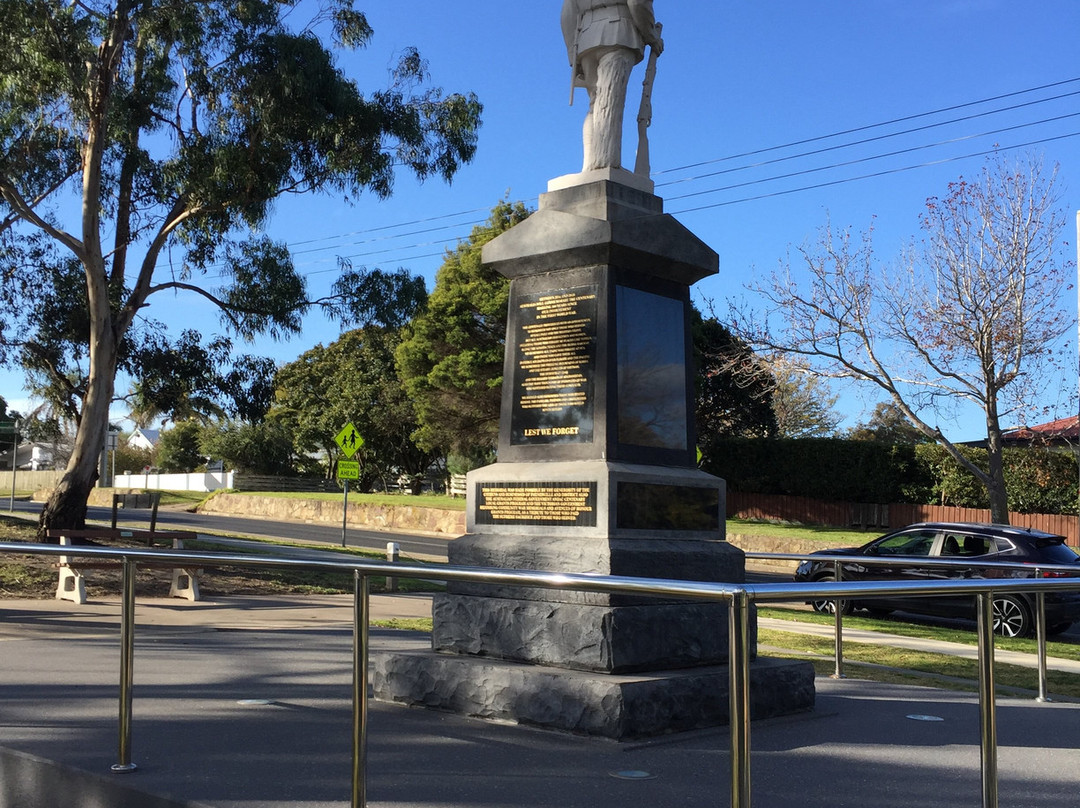 Paynesville Cenotaph景点图片