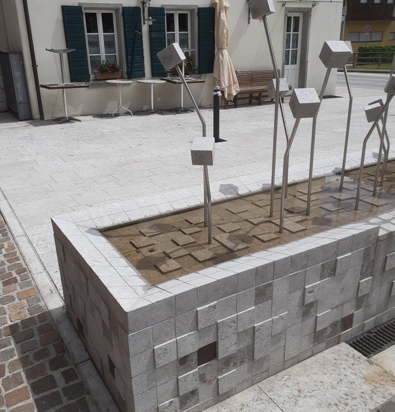 Fontana dei Chiodi-Forno di Zoldo必去景点