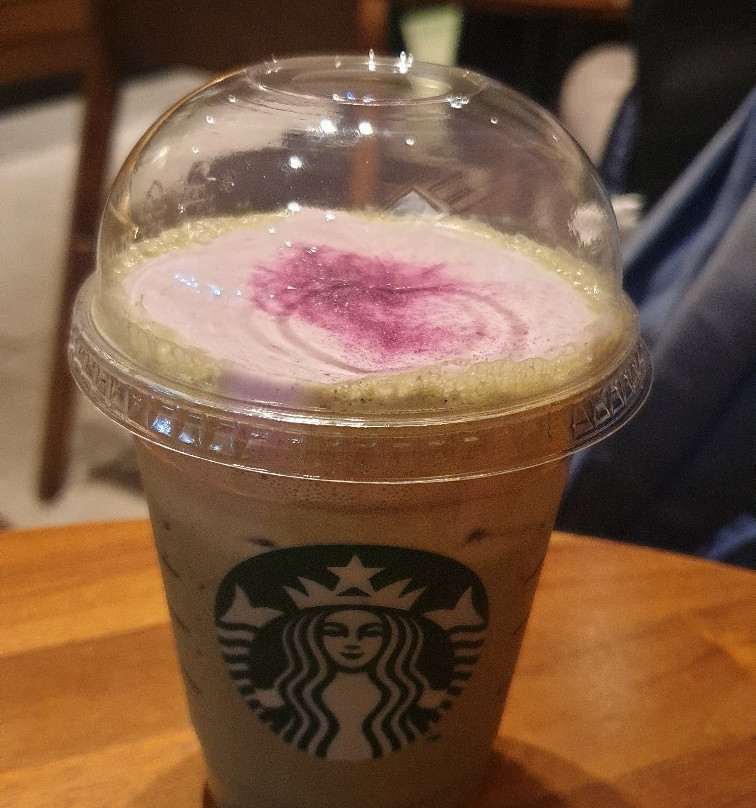 Starbucks - D'Mall