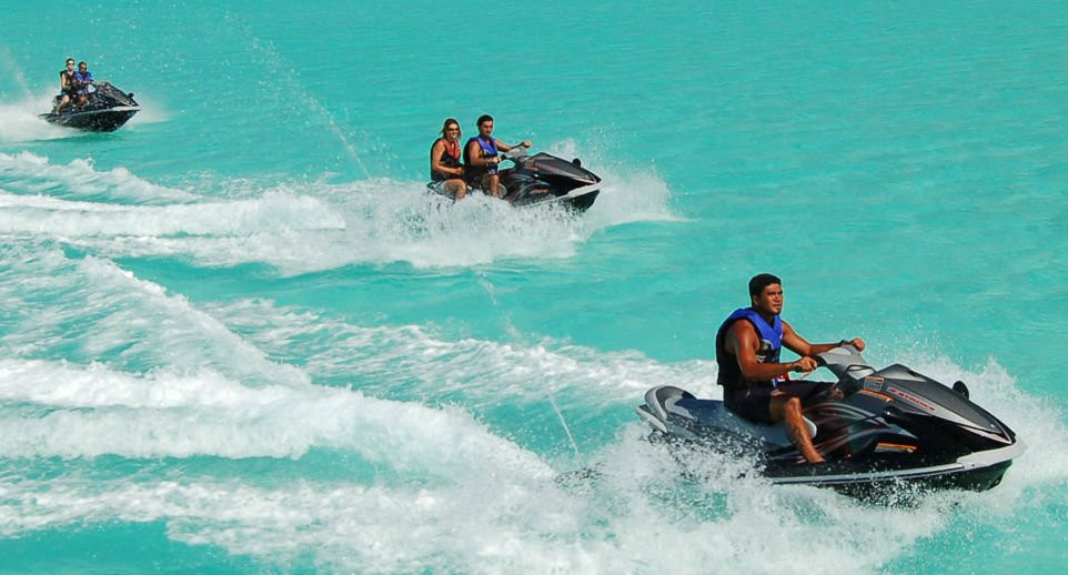 LAKE POWELL BOAT RENTALS-鲍威尔湖必去景点