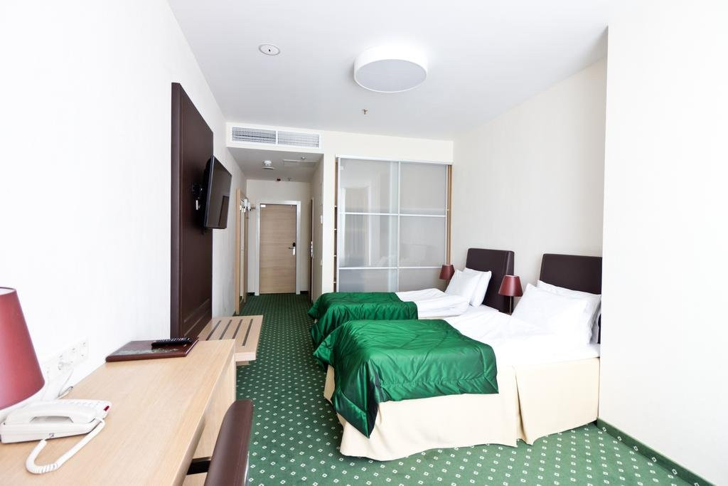 Green City Hotel主图