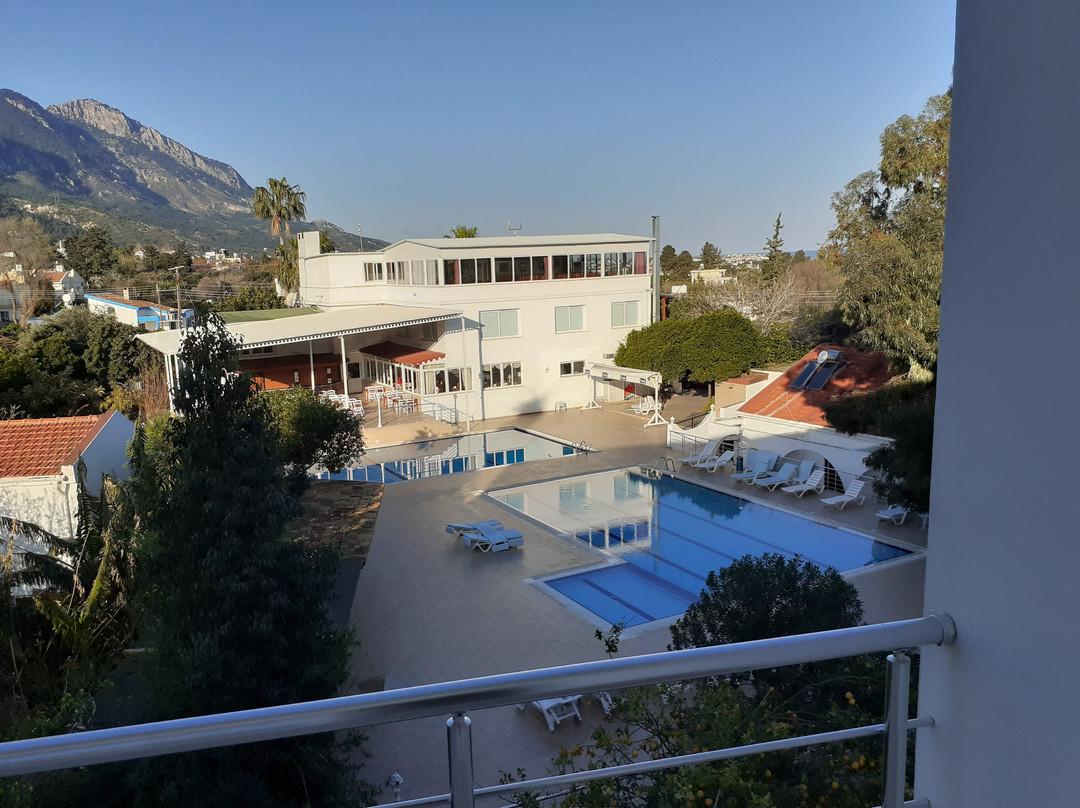 Rose Gardens Hotel主图