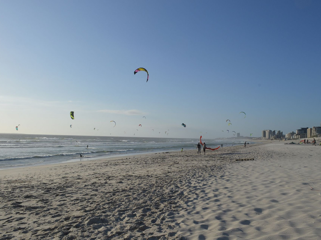 The Waves Blouberg Beach Apartments主图
