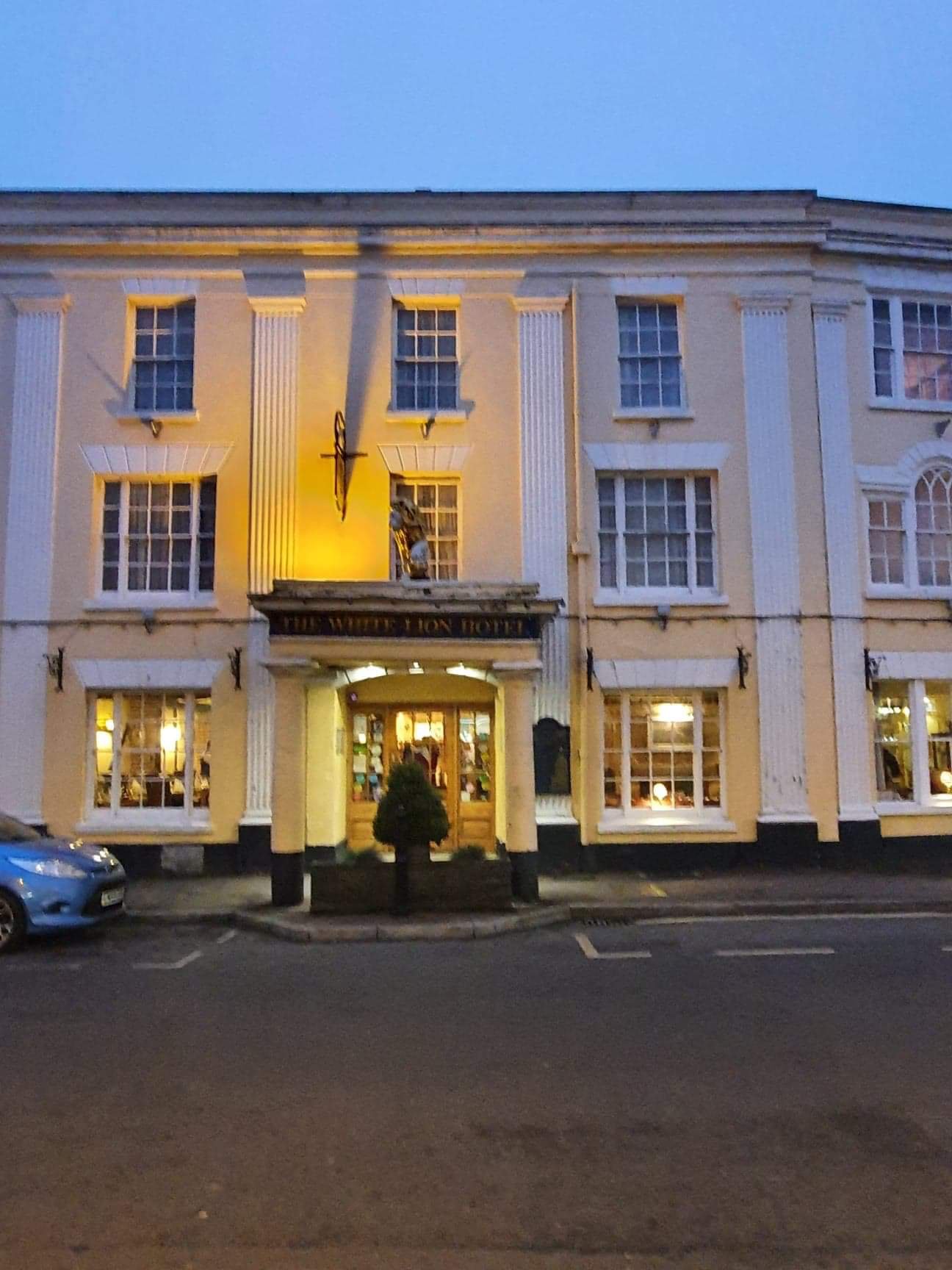 White Lion Hotel-浴室