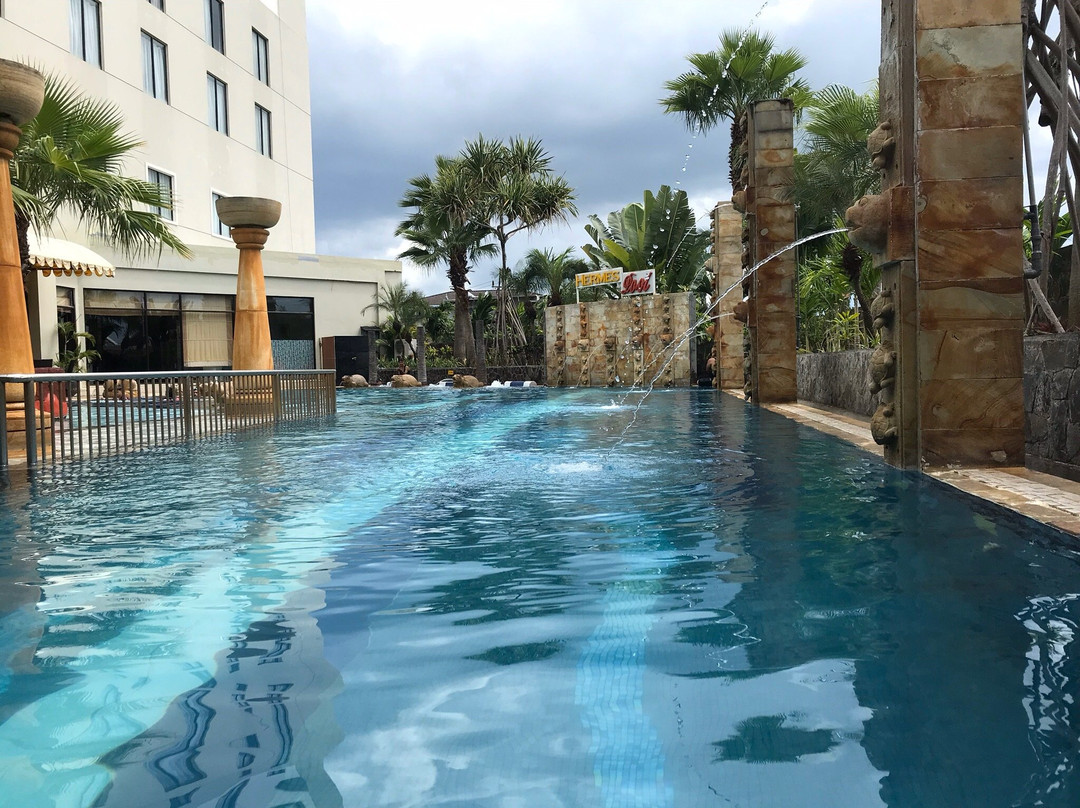 爱马仕宫殿酒店主图