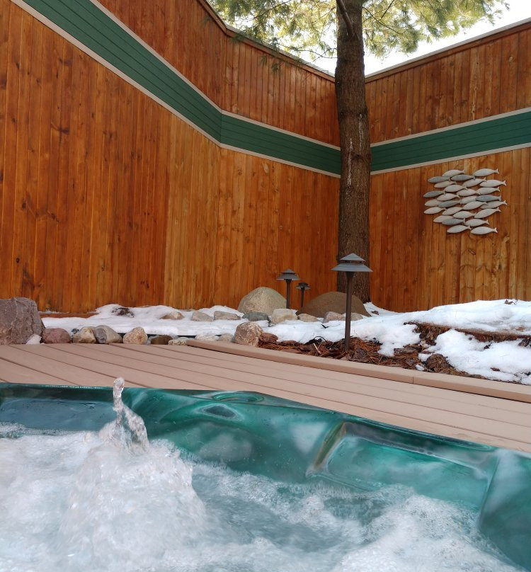 Oasis Hot Tub Gardens-Comstock Park必去景点