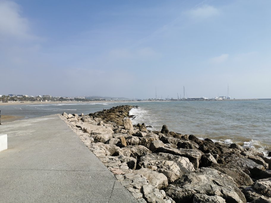 Playa de Adarró-比利亚努埃瓦－赫尔特鲁必去景点