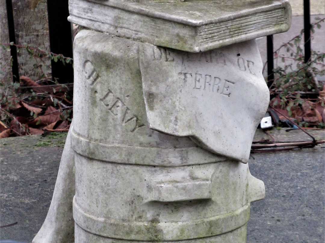 Statue de Bernard Palissy