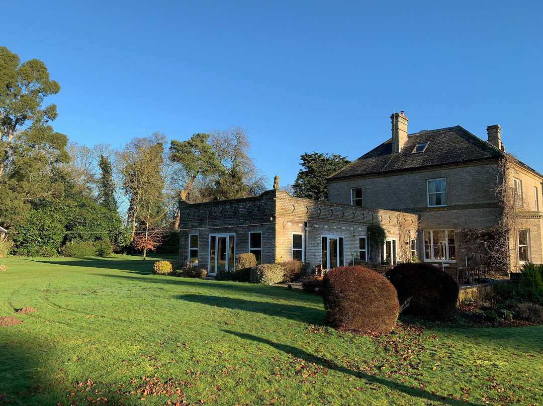 金雀花大厅乡村酒店主图