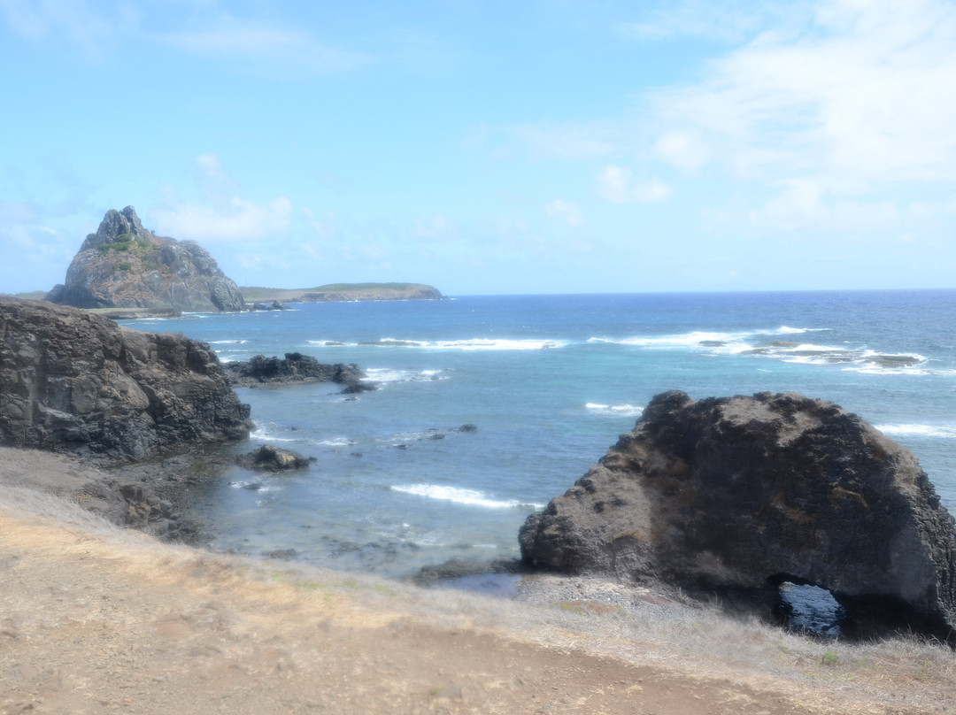 Buraco da Raquel-费尔南多-迪诺罗尼亚群岛必去景点