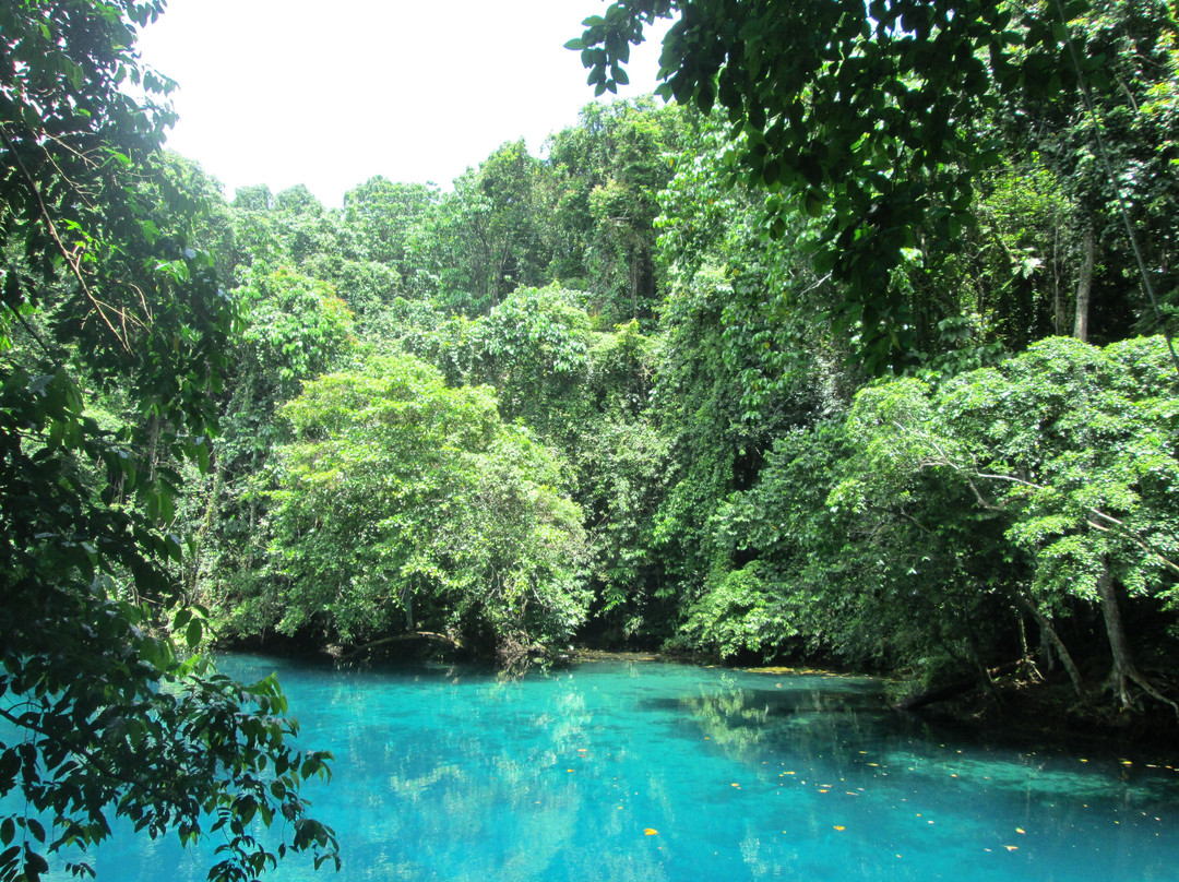 Riri Blue Hole-卢甘维尔必去景点