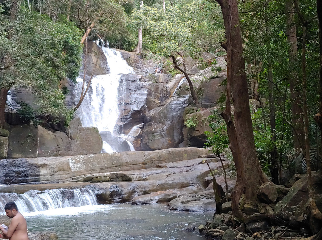 Vazhvanthol Waterfalls-提卢湾安塔普兰（特里凡德伦）必去景点