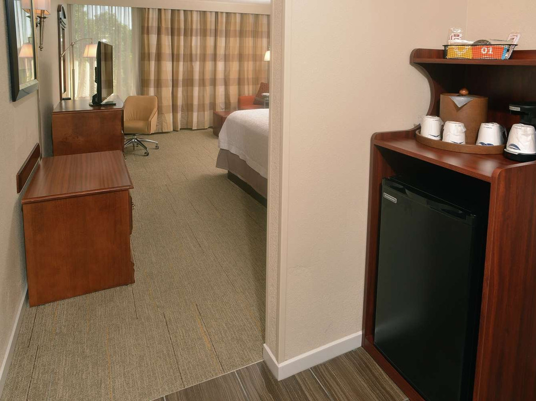 Hampton Inn Springfield South主图