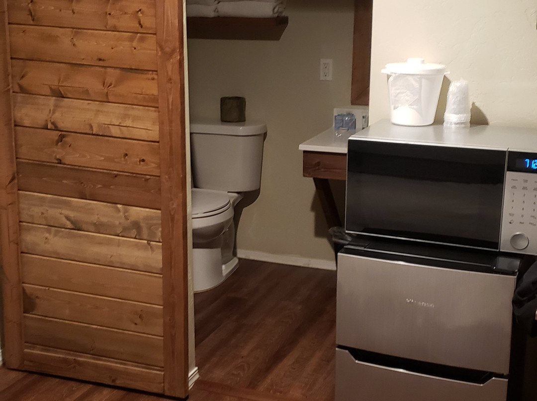 Evergreen Motel主图