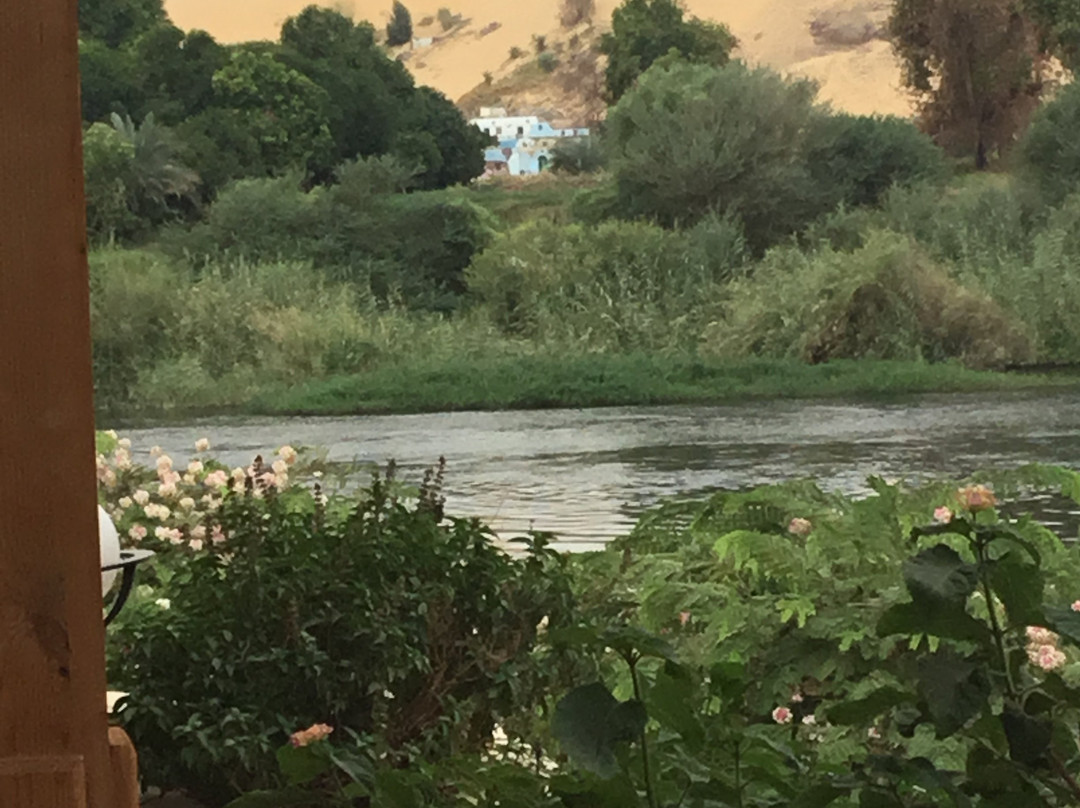 普拉米萨伊西斯海滨度假村主图